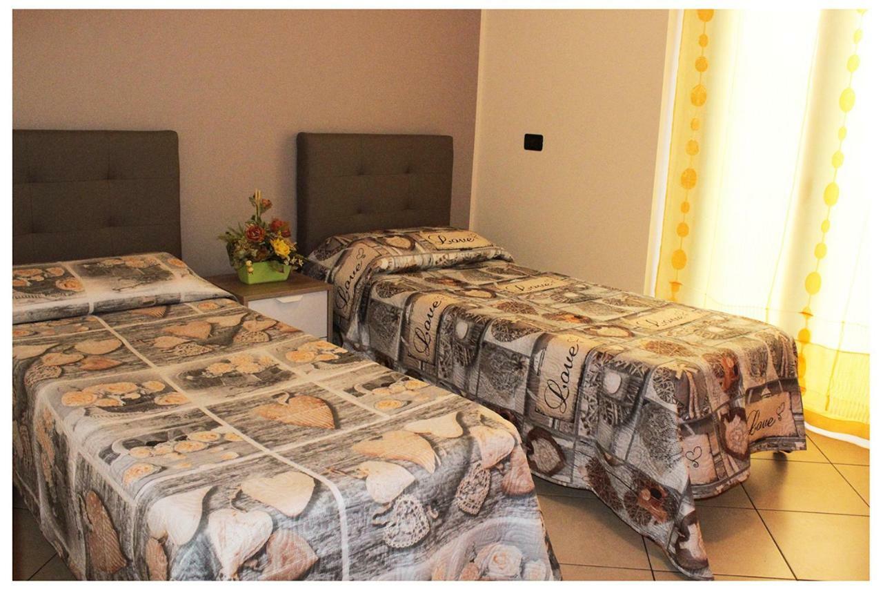 Casa Vacanza "La Chiazza Di Grutti" Grotte  Buitenkant foto