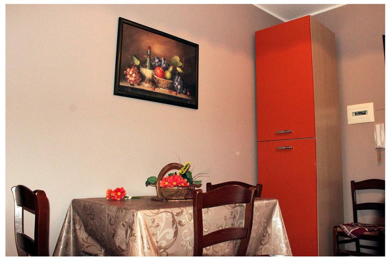 Casa Vacanza "La Chiazza Di Grutti" Grotte  Buitenkant foto