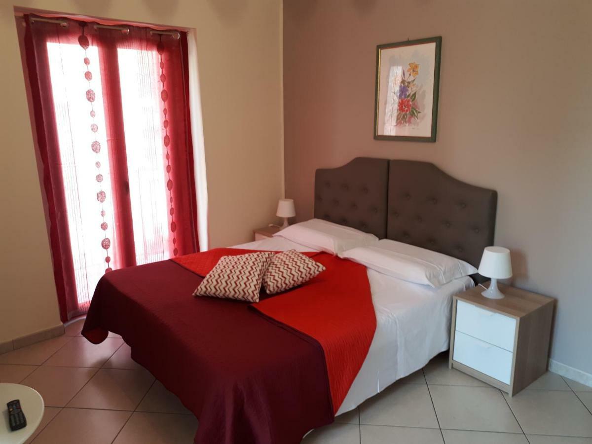 Casa Vacanza "La Chiazza Di Grutti" Grotte  Buitenkant foto
